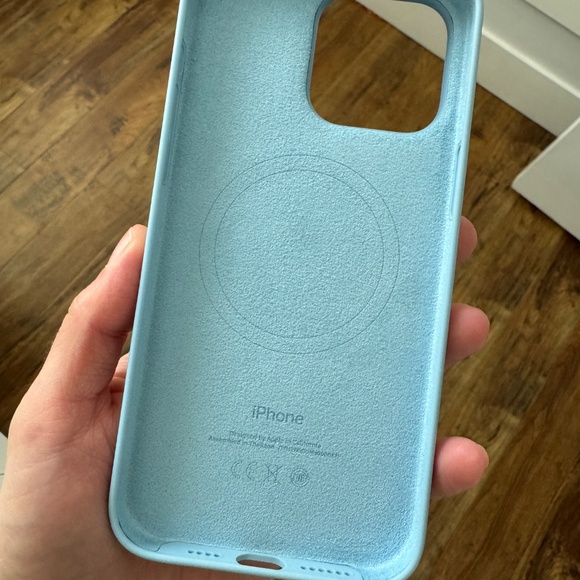 Apple Silicone iPhone 15 Pro max iPhone case - Picture 2 of 3